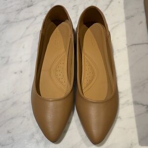 Nisolo Fina Tan Leather Flats